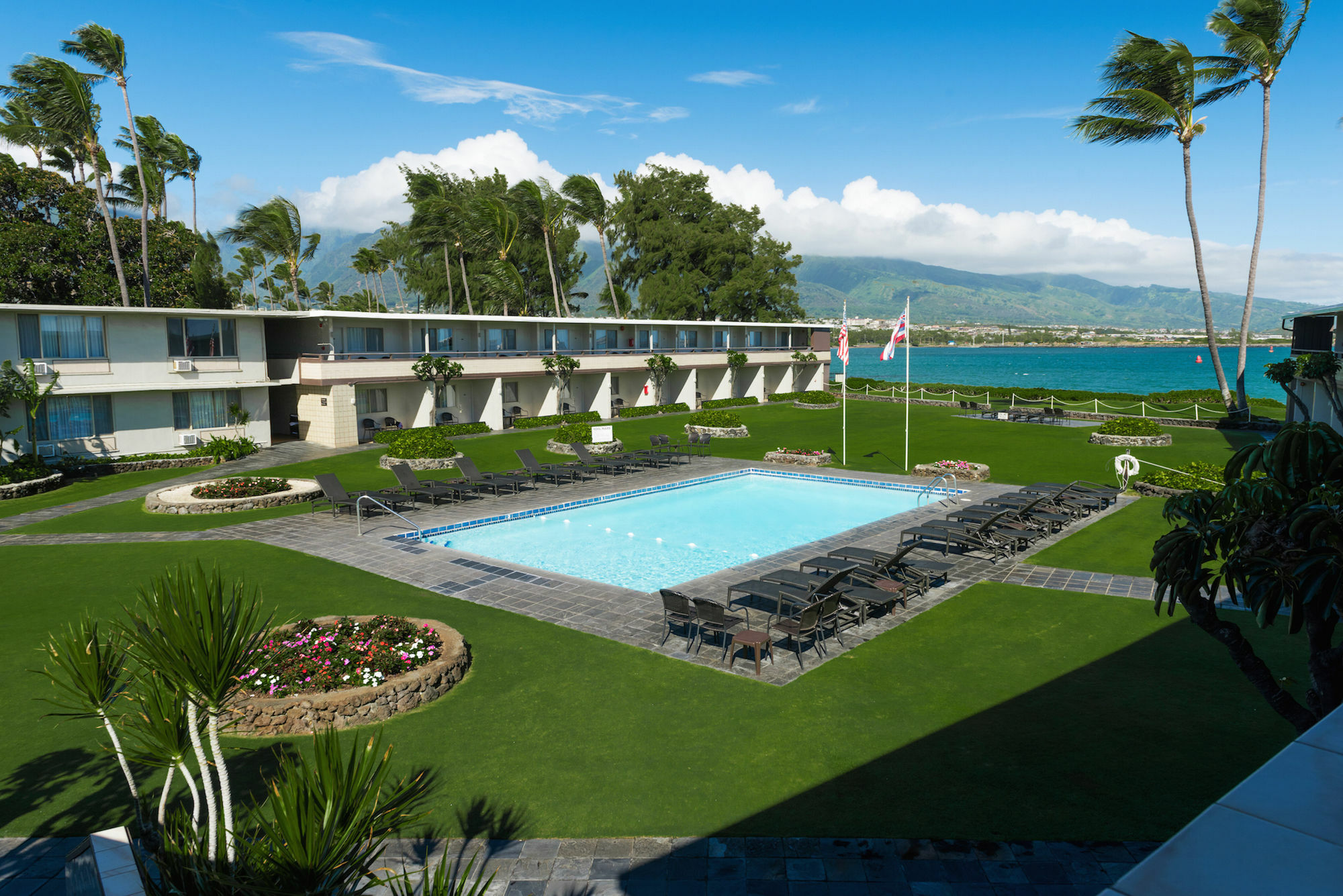 Maui Seaside Hotel Кахулуи Экстерьер фото